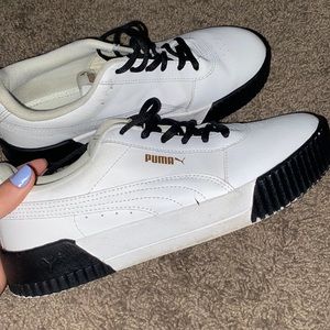 Black & white puma sneakers